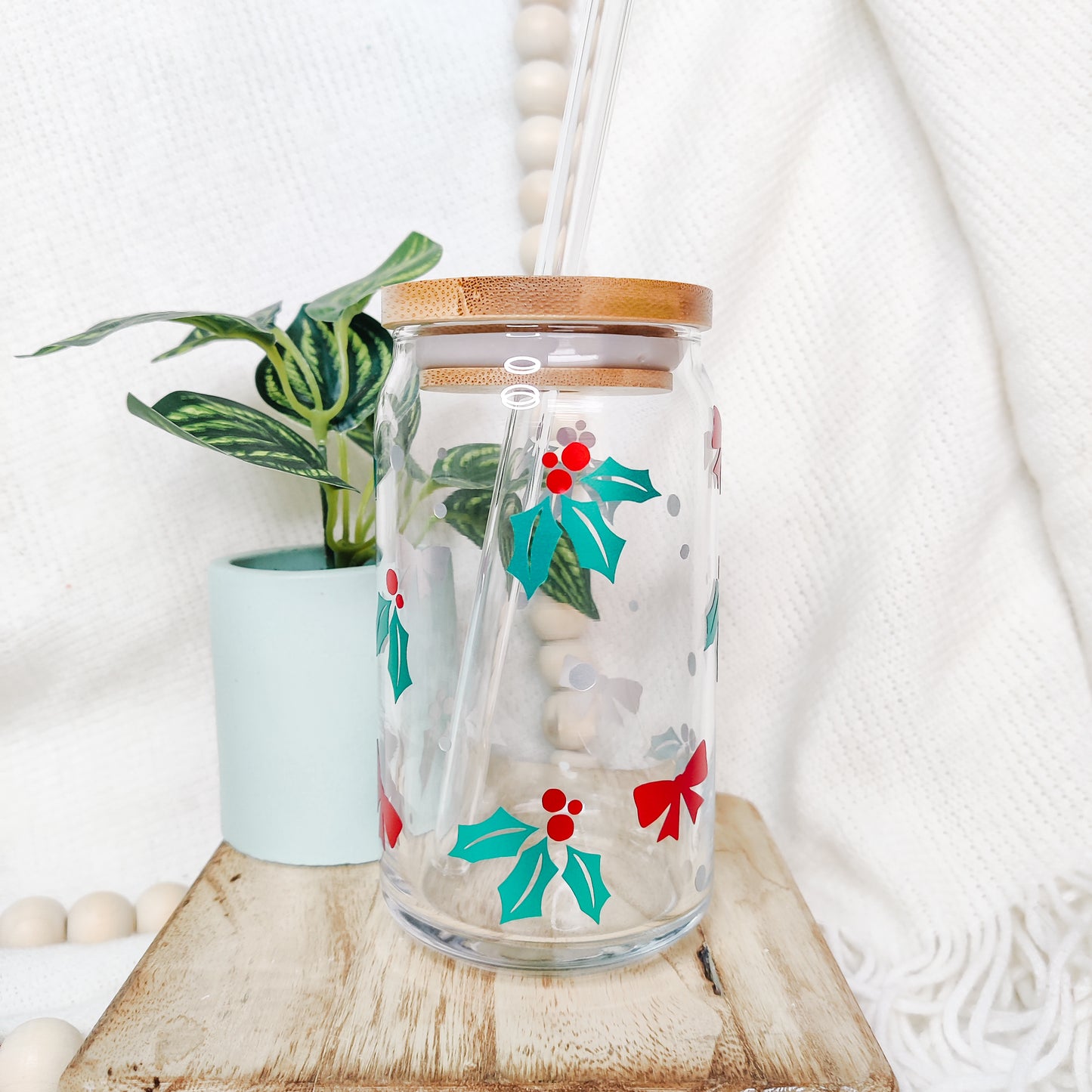 Mistletoe Can Glass Cup