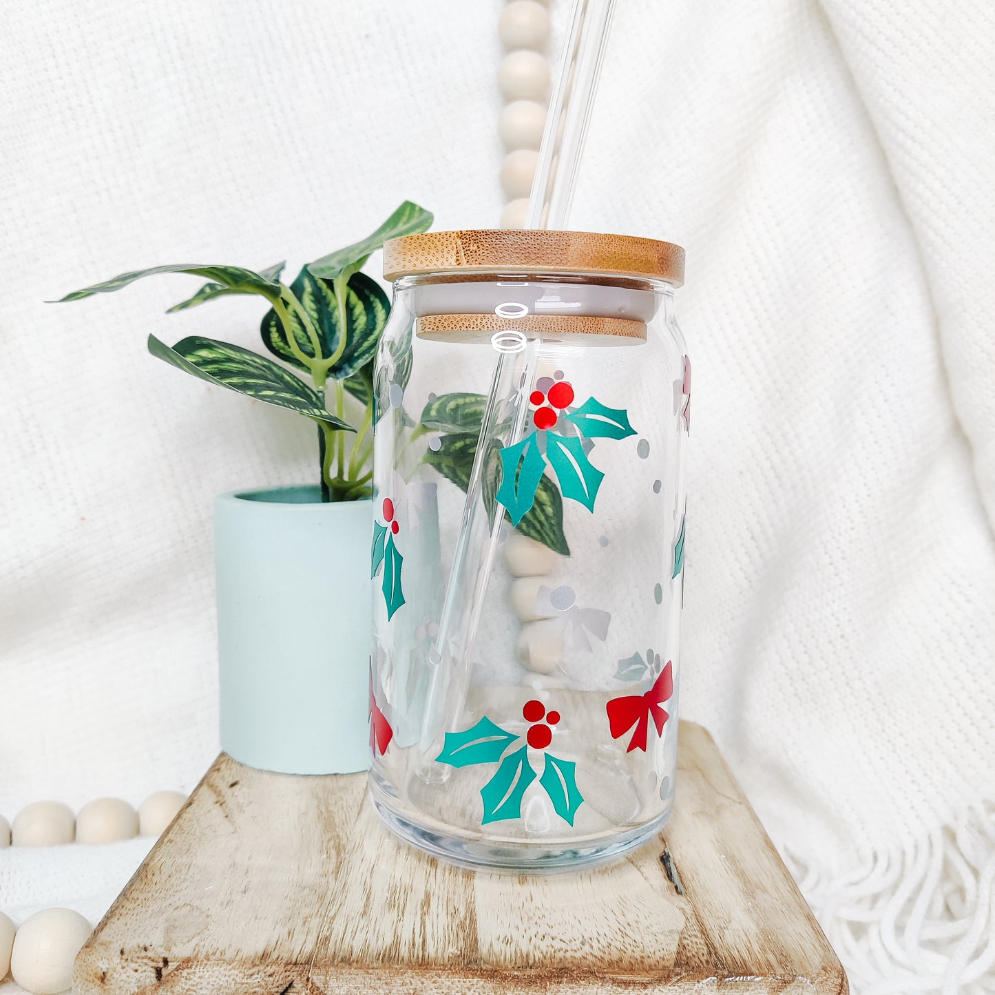 Mistletoe Can Glass Cup