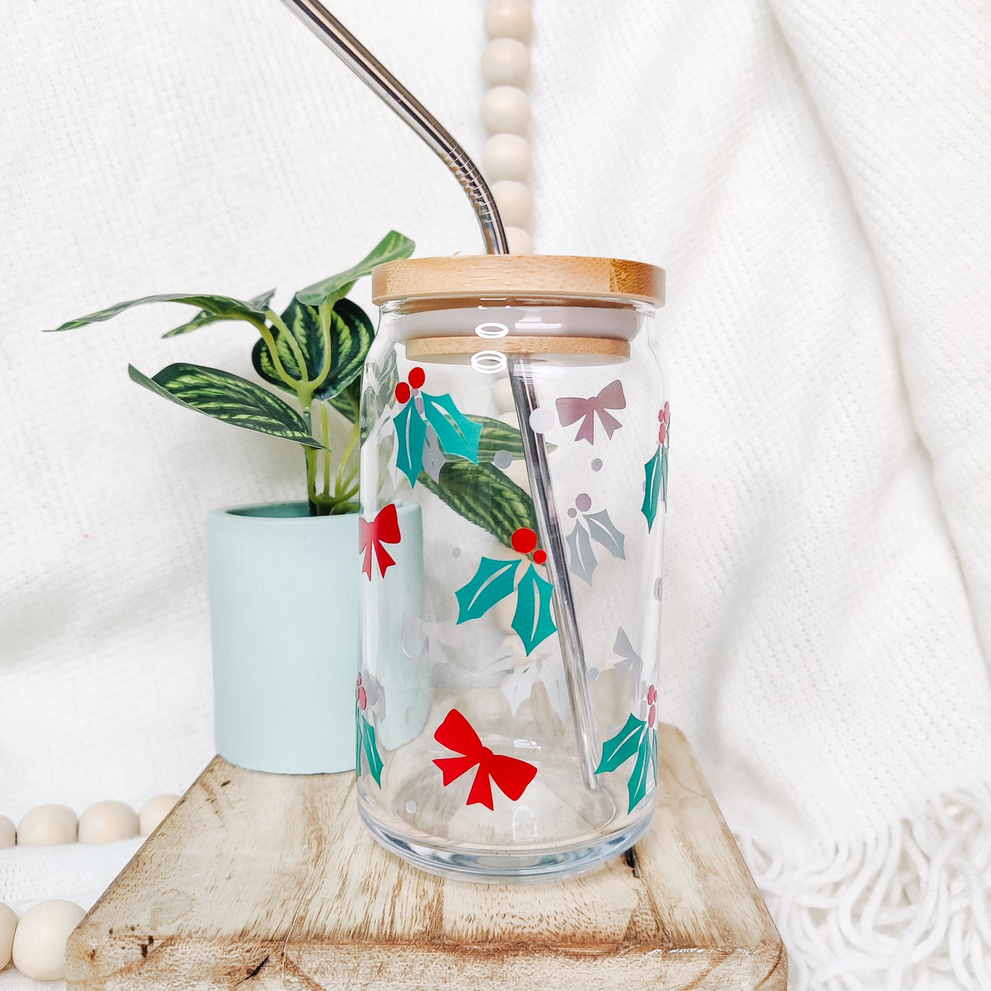 Mistletoe Can Glass Cup
