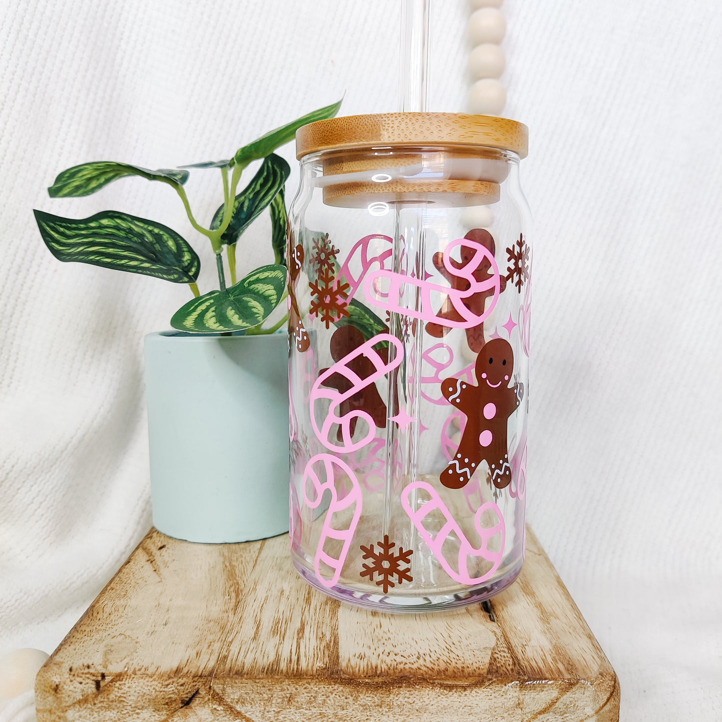 Gingerbread Men Can Glass Cup