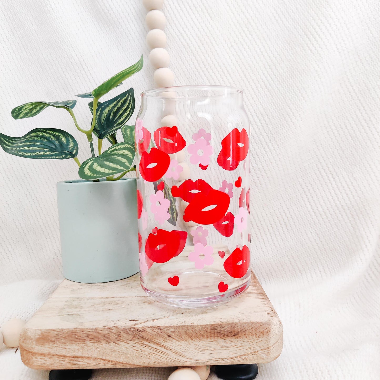 Lips and Flowers Can Glass Cup
