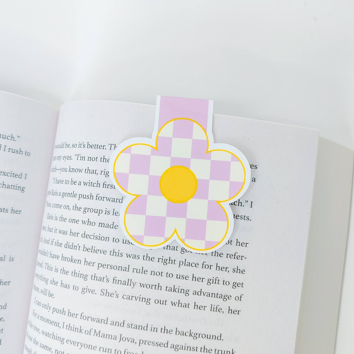 Lavender Checkered Daisy Magnetic Bookmark