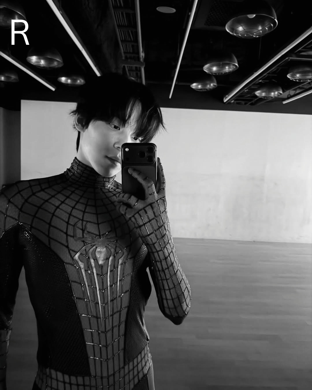 Engraved Yunho Superhero Photocard