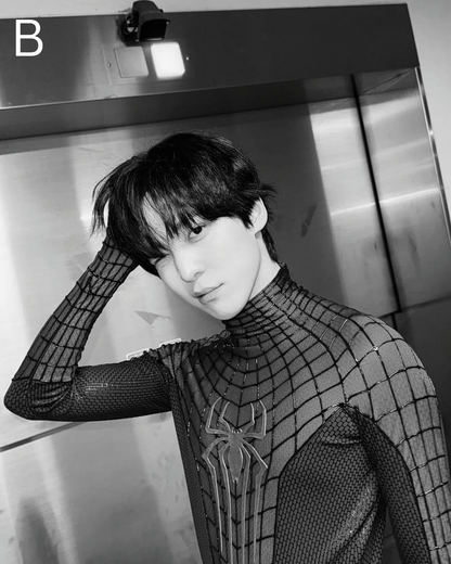 Engraved Yunho Superhero Photocard