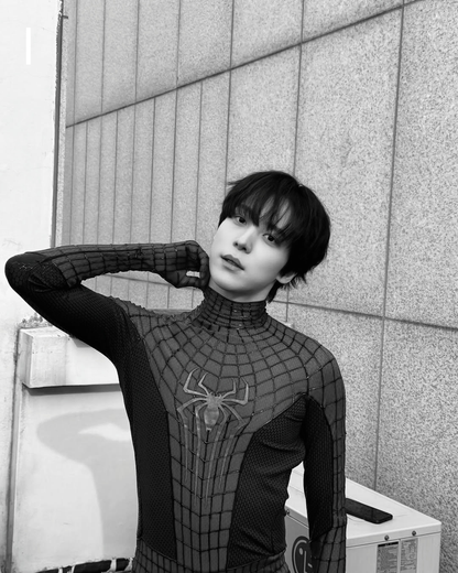 Engraved Yunho Superhero Photocard