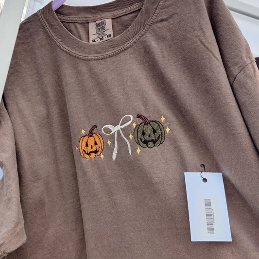 Jack o' lantern and Bow Short Sleeve T-Shirt