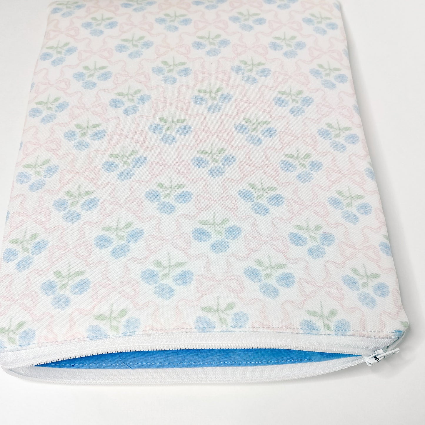 Hydrangeas and Bows Book Sleeve