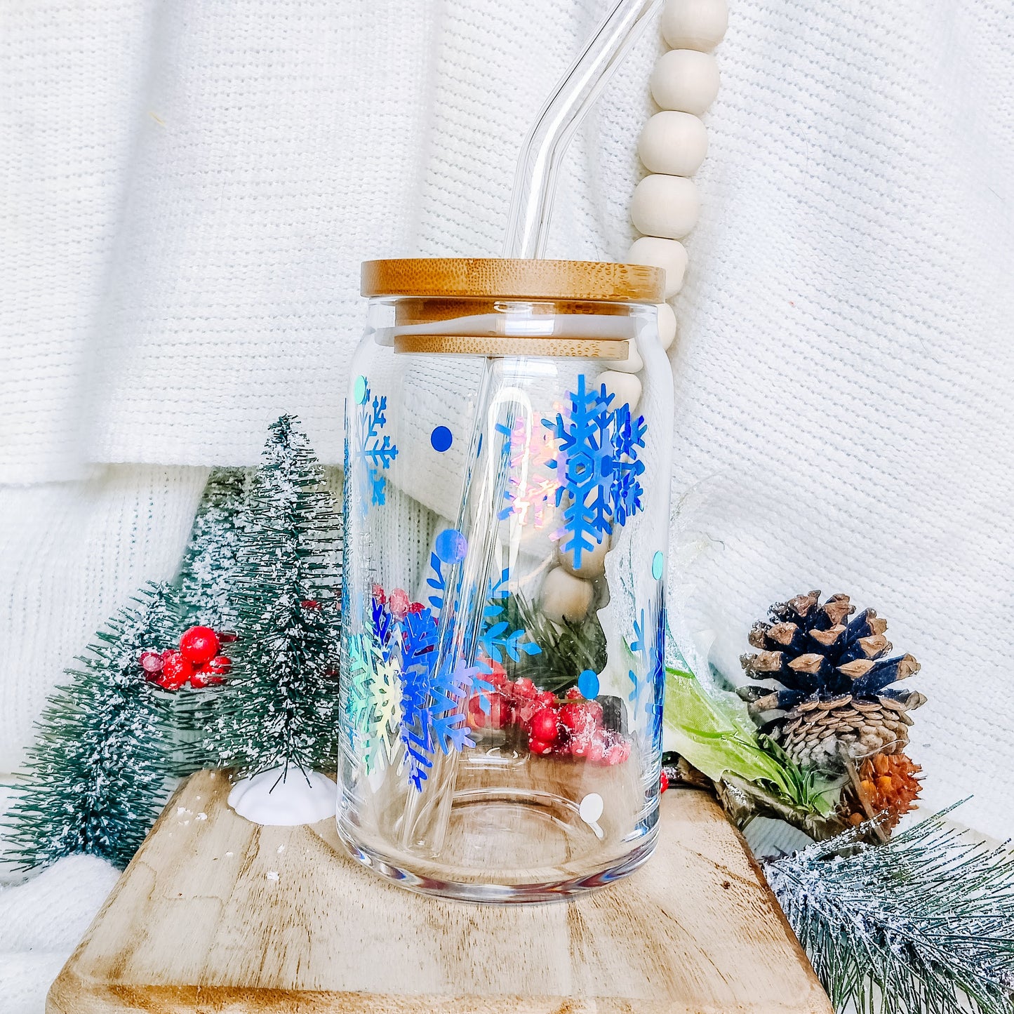 Snowflakes Can Glass Cup